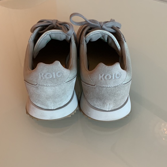 Koio retro runners in breeze. - Picture 4 of 10